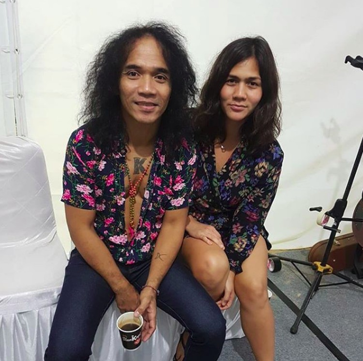 Mengintip Kemesraan Para Personel Slank dengan Sang Istri