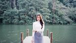 Foto: Liburannya Model Cantik Thailand yang Viral Pakai Seragam PNS