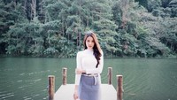 Faktanya, Milin bukan PNS di Indonesia, apalagi di Thailand. Milin hanyalah gadis biasa yang berprofesi sebagai seorang model. Selain giat bekerja, Milin rupanya hobi jalan-jalan. (Instagram/@milinb3rry)