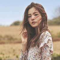 Menyusul di urutan ke-8, ada Im Jin-ah. Berasal dari Korea Selatan, penyanyi cantik ini juga dikenal dengan nama panggung Nana. (Foto: Dok. Instagram/jin_a_nana)