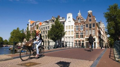 Foto: Belanda yang Bayar Orang Untuk Bersepeda