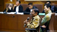 Permintaan tolong dari Eni Saragih itu pun dilakukan berulang-ulang sehingga membuat Idrus menghubungi Kotjo melalui aplikasi perpesanan WhatsApp.