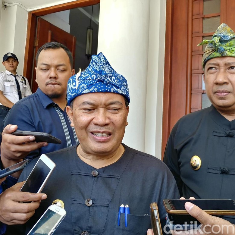 Oded Siapkan Perwal PNS Bandung Wajib Tausiah di Masjid Oded Siapkan Perwal PNS Bandung Wajib Tausiah di Masjid