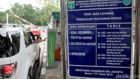 Gubernur DKI Jakarta Anies Baswedan mengatakan kenaikan tarif parkir itu diperuntukkan bagi para Pegawai Negeri Sipil (PNS) di lingkungan Pemerintah Provinsi DKI Jakarta.