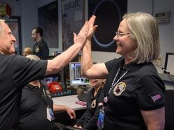 Pesta NASA Rayakan Kunjungan ke Tetangga Pluto