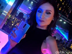 Pesona nan Menggoda si Cantik Oppo R17 Pro