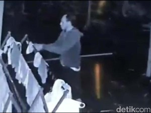 Terekam CCTV, Pria ini Curi 2 Potong Celana Dalam di Bantul