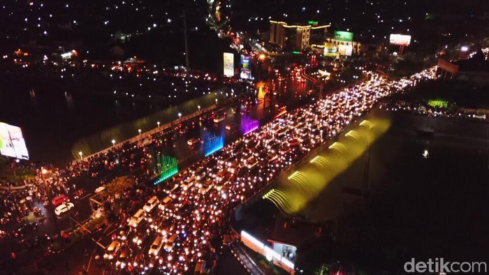 Lalin Macet Jadwal Air Mancur Menari Di Semarang Tak Tiap Hari