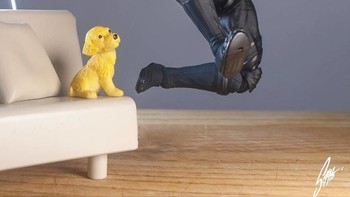 Lho Black Punther kok takut sama anak anjing. Foto: David Cubero via Sina Mobile