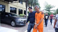 Tomy Saputra Ong (59) menjalani pemeriksaan di Polres Subang, Kamis (3/1/2019).