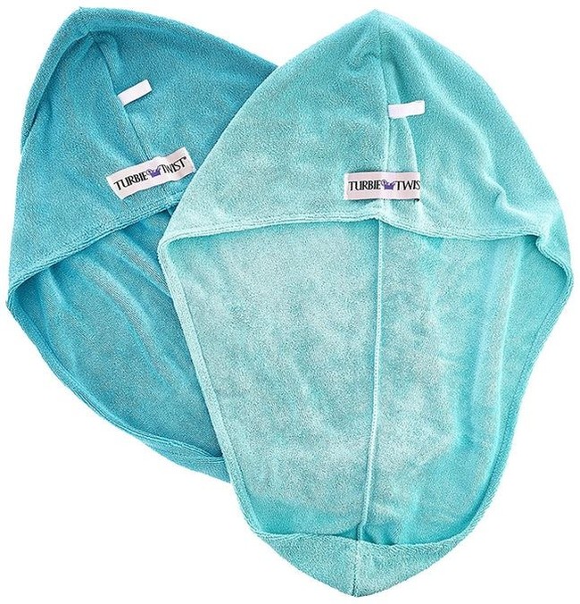 Dengan Turbie Twist Microfiber Hair Towel seharga Rp 210 ribuan berikut, Anda tak perlu lagi memakai atau membawa hair dryer untuk mengeringkan rambut. Apalagi handuk itu juga dapat menjaga rambut tetap halus. Foto: Amazon