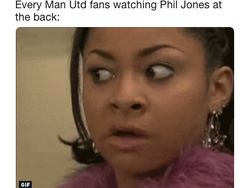 Meme Phil Jones Buat Fans MU Deg-degan, Keringat pun Bercucuran