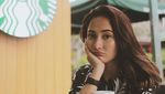 9 Potret Naomi, Wanita yang Dicurigai Dekat dengan Sule, Saat Ngemil