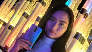 Oppo R17 Pro hadir dengan layar 6,4 inch. (Foto: Adi Fida Rahman/detikINET)