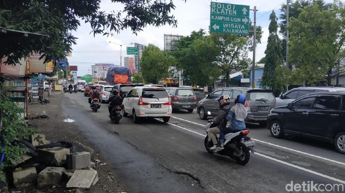 Simpang empat Kentungan Jalan Kaliurang, Sleman akan dibuat underpass untuk urai kemacetan, (3/1/2018)