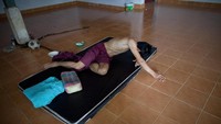 Ada ruangan khusus di Kuil Wat Thamkrabok bagi para pecandu yang masih belum stabil. (Foto: Paula Bronstein/Getty Images)