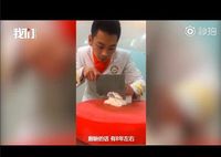 Keren! Chef China Ini Mampu Iris Tahu Setipis Benang