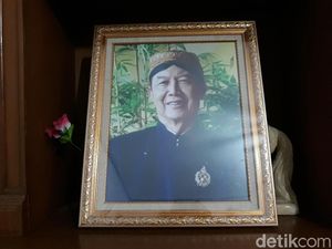 Jenazah Paman Jokowi Dimakamkan Besok di Sukoharjo