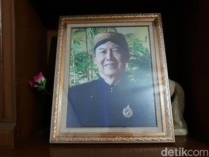 Jenazah Paman Jokowi Dimakamkan Besok di Sukoharjo