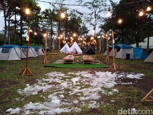 Kemping Asyik Sambil Main Salju di Sleman, Kamu Mau?