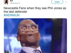 Meme Phil Jones Buat Fans MU Deg-degan, Keringat pun Bercucuran
