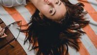  Selain pizza, pemilik akun Instagram naonomnom ini juga doyan ngemil sehat nih. Sepotong pepaya jadi pilihannya. Foto: Instagram naonomnom