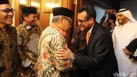 Helmy pun menyebut maksud kedatangan Yahya adalah menyelesaikan polemik Dubes Arab Saudi yang terdahulu, Osama bin Mohammed al Shuaibi, yang menyebut pembakar bendera bertuliskan kalimat tauhid dari organisasi sesat dan telah memicu Reuni 212.