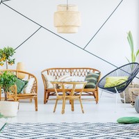 Perlengkapan rumah dari kerajinan tangan yang ramah lingkungan juga akan banyak disukai di 2019. Misalnya barang-barang yang terbuat dari tanah liat, rotan, rami ataupun bambu. Kita melihat orang-orang sekarang ini memerlukan elemen tersebut di dalam rumah untuk merasa lebih terhubung pada bumi, kata desainer interior Kristen Pena, seperti dikutip dari Elle Decor. Foto: iStock