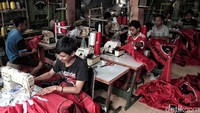 Memasuki tahun 2019 dunia perpolitikan Indonesia semakin bergejolak menjelang Pemilihan Umum (Pemilu) dan Pemilihan Presiden (Pilpres) 2019. Salah satu yang paling diuntungkan di tahun politik ini pun adalah para perajin bendera partai politik.
