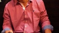 Jika sedang tidak sibuk, John biasanya akan mampir ke kafe. Lalu memesan secakir kopi hangat, dan bersantai di sana. Foto: Istimewa
