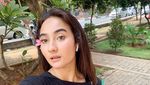 9 Potret Naomi, Wanita yang Dicurigai Dekat dengan Sule, Saat Ngemil
