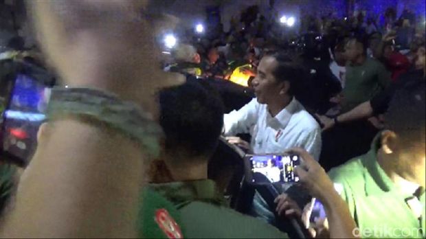 Jokowi Disambut Santri dari Berbagai Ponpes di Tulungagung