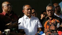 KPU resmi melaporkan hoax 7 kontainer surat suara tercoblos ke Bareskrim Polri, Jakarta, Kamis (3/1/2019).