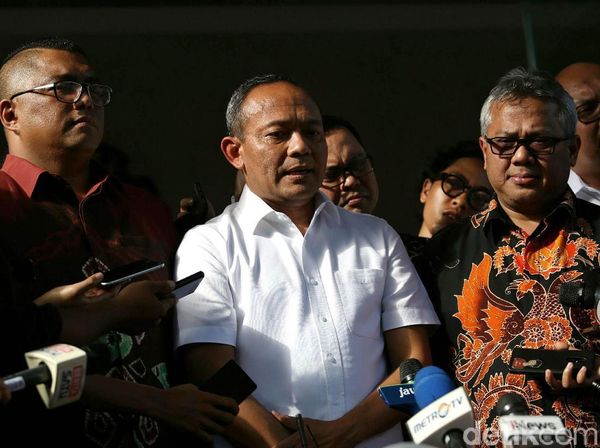 KPU, Lawan yang Ganggu Pemilu