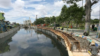 Wow! Kali Item Dipasangi Turap Sepanjang 1.900 Meter