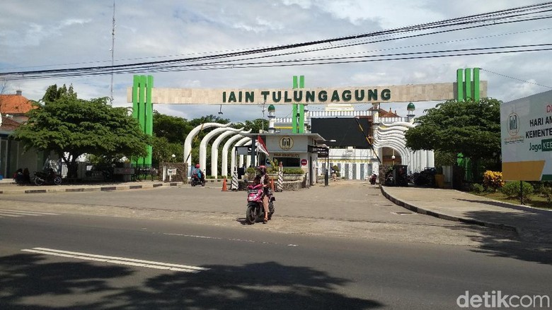 Jokowi Kunker 2 Hari di Jatim, Bagi Sertifikat dan Resmikan Jembatan Jokowi Kunker 2 Hari di Jatim, Bagi Sertifikat dan Resmikan Jembatan