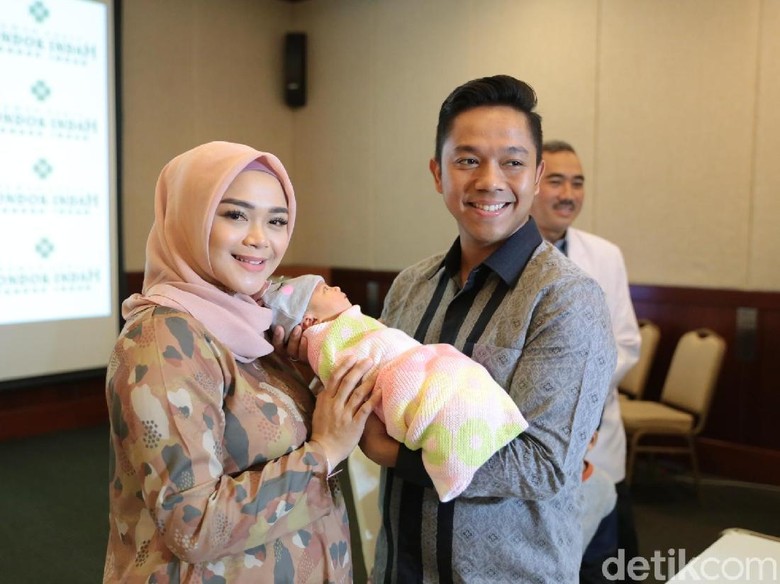 Sempat Salah Ngeden, Sheza Idris Bersyukur Persalinan Normal Lancar Sempat Salah Ngeden, Sheza Idris Bersyukur Persalinan Normal Lancar