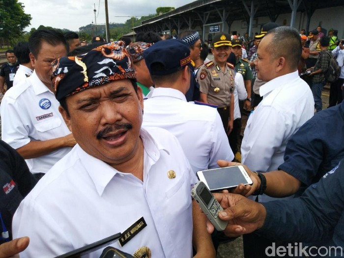 Bupati Pangandaran Jeje Wiradinata
