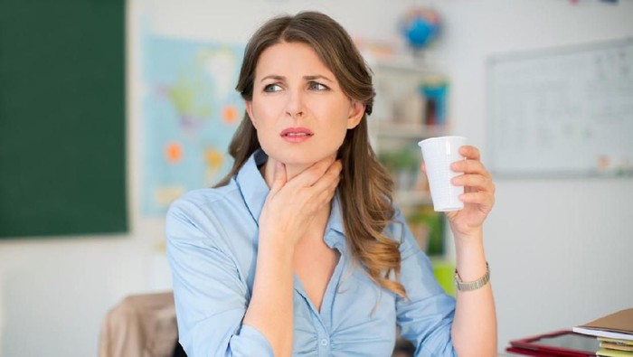 12 Ciri-Ciri dan Gejala Radang Tenggorokan serta Pengobatannya