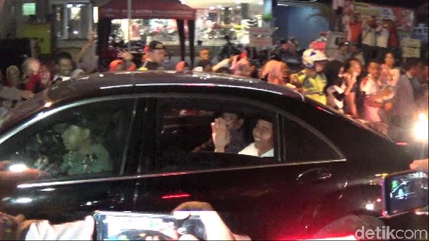 Jokowi Disambut Santri dari Berbagai Ponpes di Tulungagung