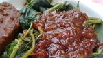 Mau Sarapan Sayur? Yuk, Jajan Brambang Asem yang Murah Enak Ini