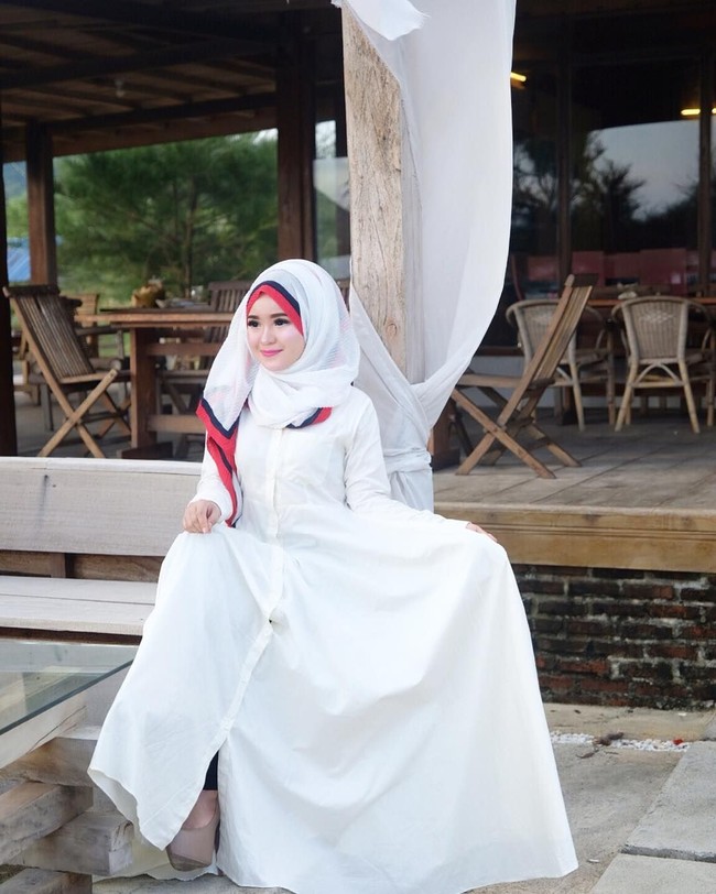 Seperti kebanyakan selebgram lainnya, awalnya Herlin tidak menyangka bisa memiliki followers sebanyak ini. Dia hanya senang berfoto dan mengunggahnya di media sosial. Foto: Instagram/HerlinKenza