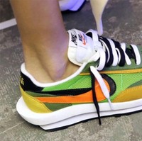 Nike x Sacai. Debut di Paris Fashion Week tahun lalu, sneakers dengan sol unik berlapis ini kabarnya akan dirilis Januari ini. Perpaduan warna yang nyentrik, sneakers Nike x Sacai bakal memaksimalkan gaya street style kamu yang kekinian. (Foto: Dok. Sneakernews)