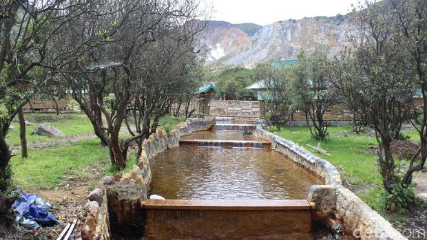Wisata alam di Garut, Leuwi Tonjong, Gunung Papandayan, Telaga Bodas