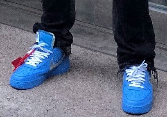 Virgil Ablohs Off-White x Nike Air Force 1 Blue. Sukses dengan kolaborasi sebelumnya bersama Nike, diruktur kreatif busana pria Louis Vuitton itu akan kembali melansir Nike Air Force 1 dalam baluran warna biru tua. (Foto: Dok. Sneakernews)