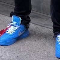 Virgil Ablohs Off-White x Nike Air Force 1 Blue. Sukses dengan kolaborasi sebelumnya bersama Nike, diruktur kreatif busana pria Louis Vuitton itu akan kembali melansir Nike Air Force 1 dalam baluran warna biru tua. (Foto: Dok. Sneakernews)