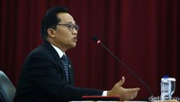 Ada 5 calon yang dijadwalkan mengikuti tes tersebut, yakni Ahmad Shalihin, Matheus Samiaji, Pahala Simanjuntak, Ridwan Mansyur, dan Suwidya Andullah.