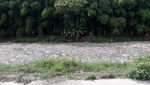 Euch! Potret Sungai Sampah di Tarumajaya Bekasi