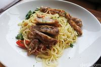 OMG Steak House: Empuk Juicy Grilled Beef Ribs dan Sirloin Steak Ada di Sini