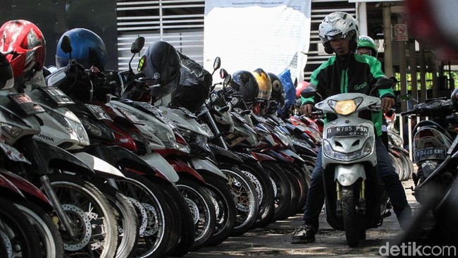 Beda Usulan Tarif Ojol: Aplikator Rp 1.600, Driver Rp 3.000